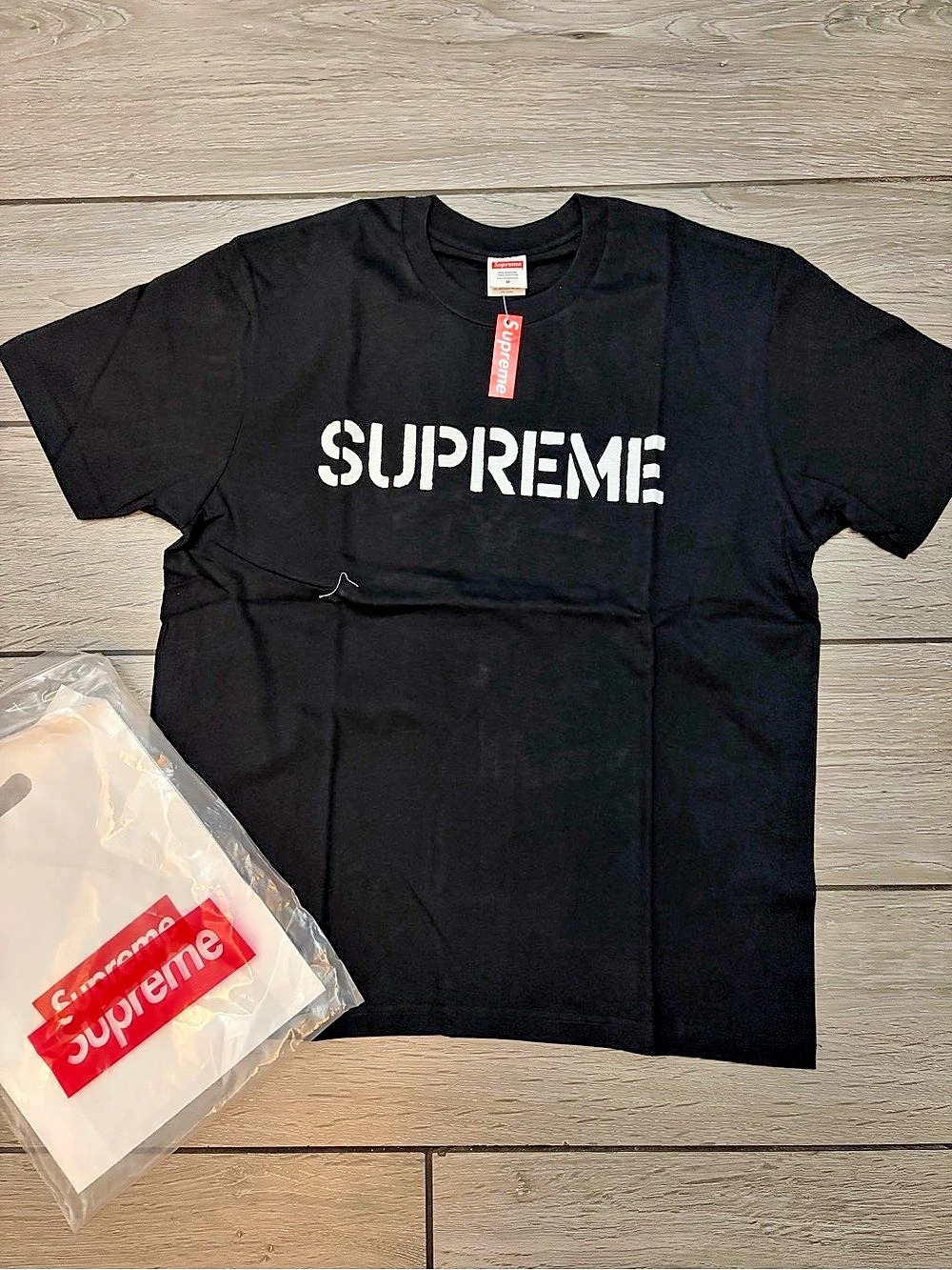 Hard Tee Black Short Sleeve Graphic Tee in Black